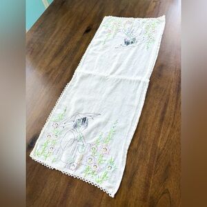 Vintage Chinese Fenghuang Embroidered Table Runner White Hand Stitched Flowers